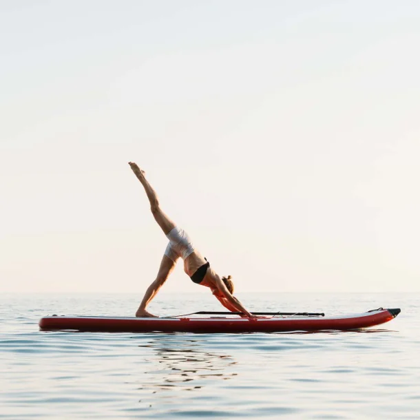 How to Choose the Right Yoga Mat: Thickness, Materials, Grip